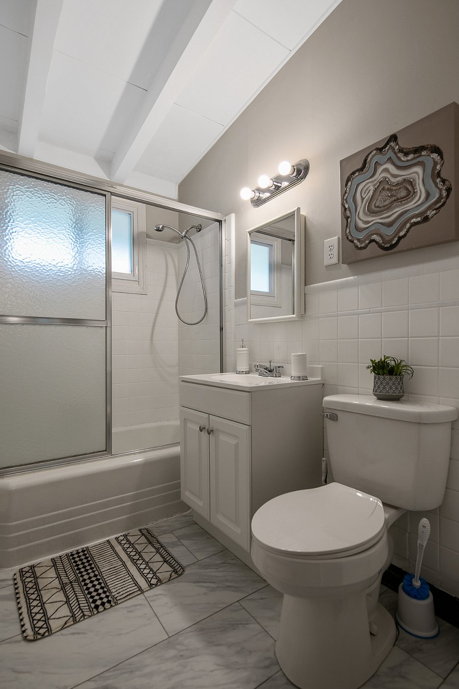 Furnished Finder property 1022859_1 photo 23