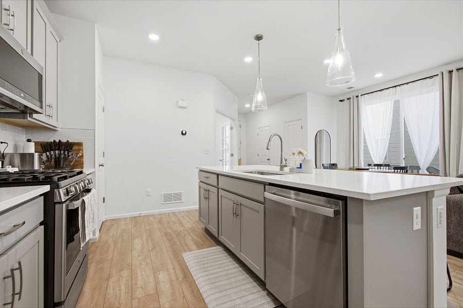 Furnished Finder property 1022880_1 photo 3