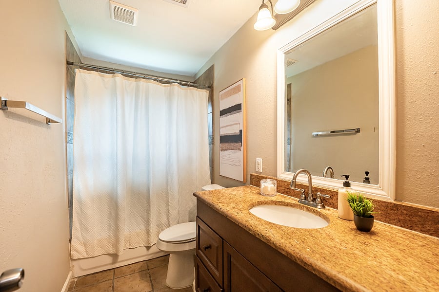 Hall bathroom for bedroom 2 & 3