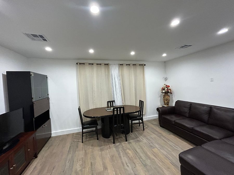 Furnished Finder property 1022930_1 photo 4