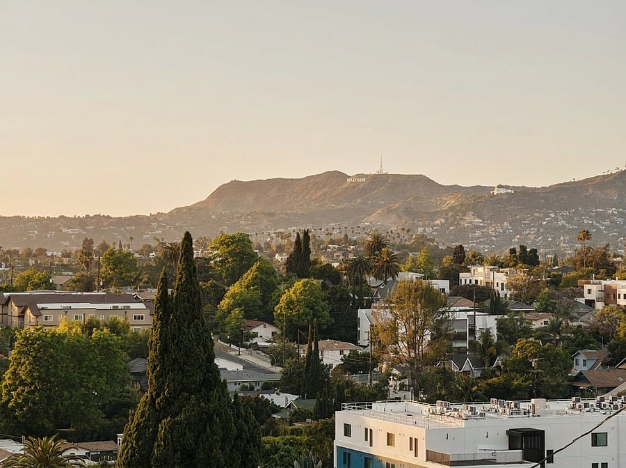 Panoramic 360 views of Los Angeles, including the Hollywood Sign and Griffith Observatory.