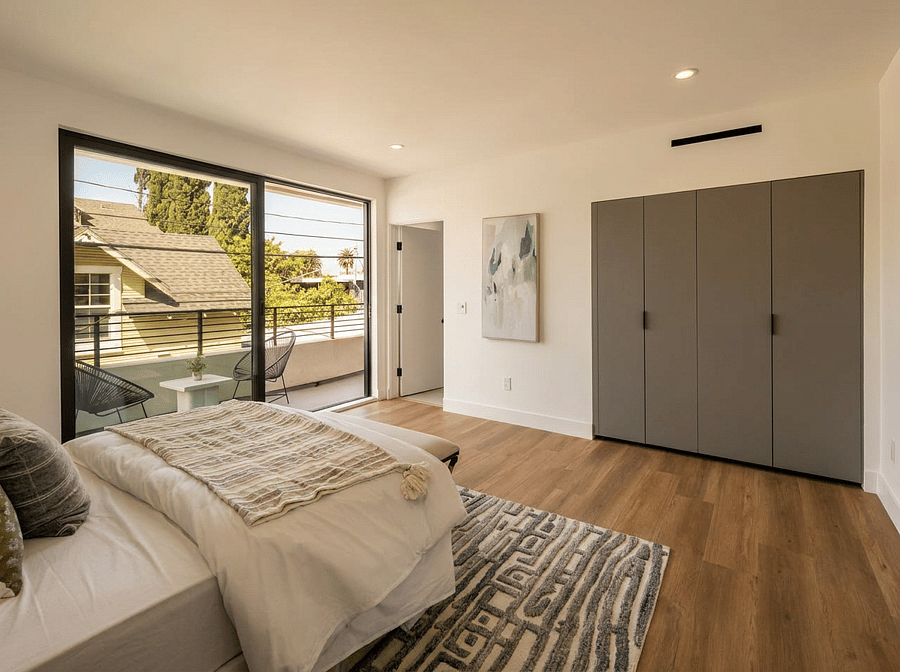 All bedrooms feature private en-suite bathrooms.