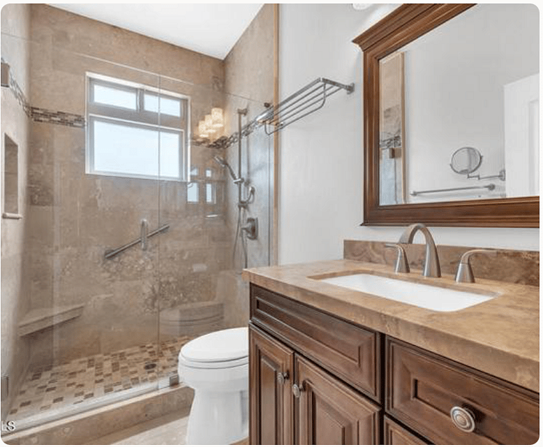 En-Suite Bath for Bedroom #1