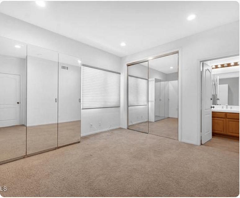 Bedroom #3 or Kitchenette / TV Room with en-suite bath