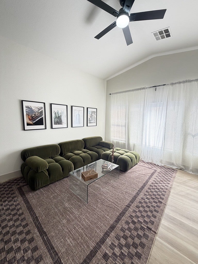 Furnished Finder property 1022977_1 photo 2
