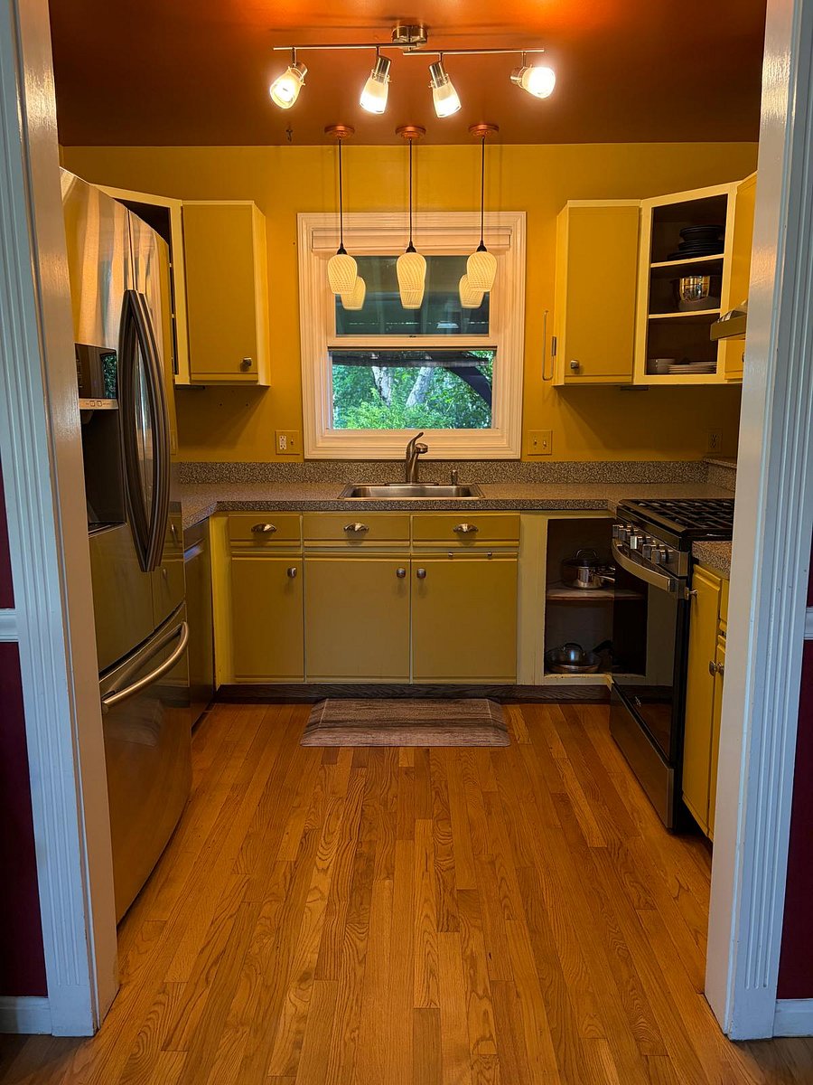 Kitchen - view from straight ahead