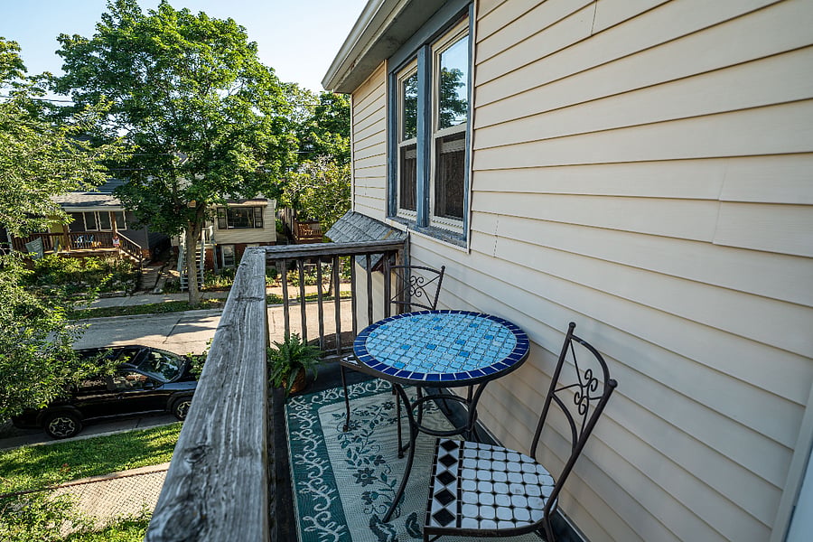 Balcony space off upper landing