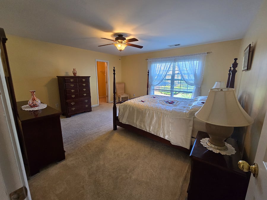 Primary Suite 233 sq ft  2