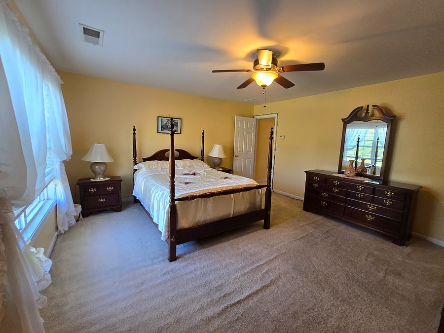 Primary Suite 233 sq ft  1