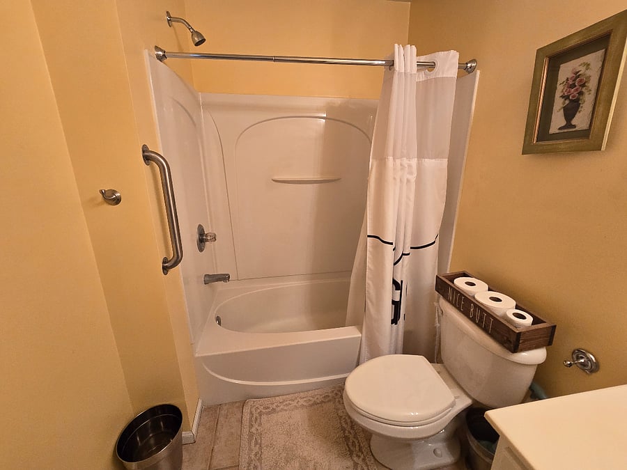 Shared Common Areas: Upstairs Bathroom 2