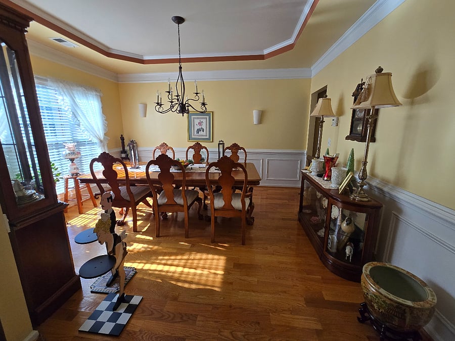 Shared Common Areas: Dining Room 1