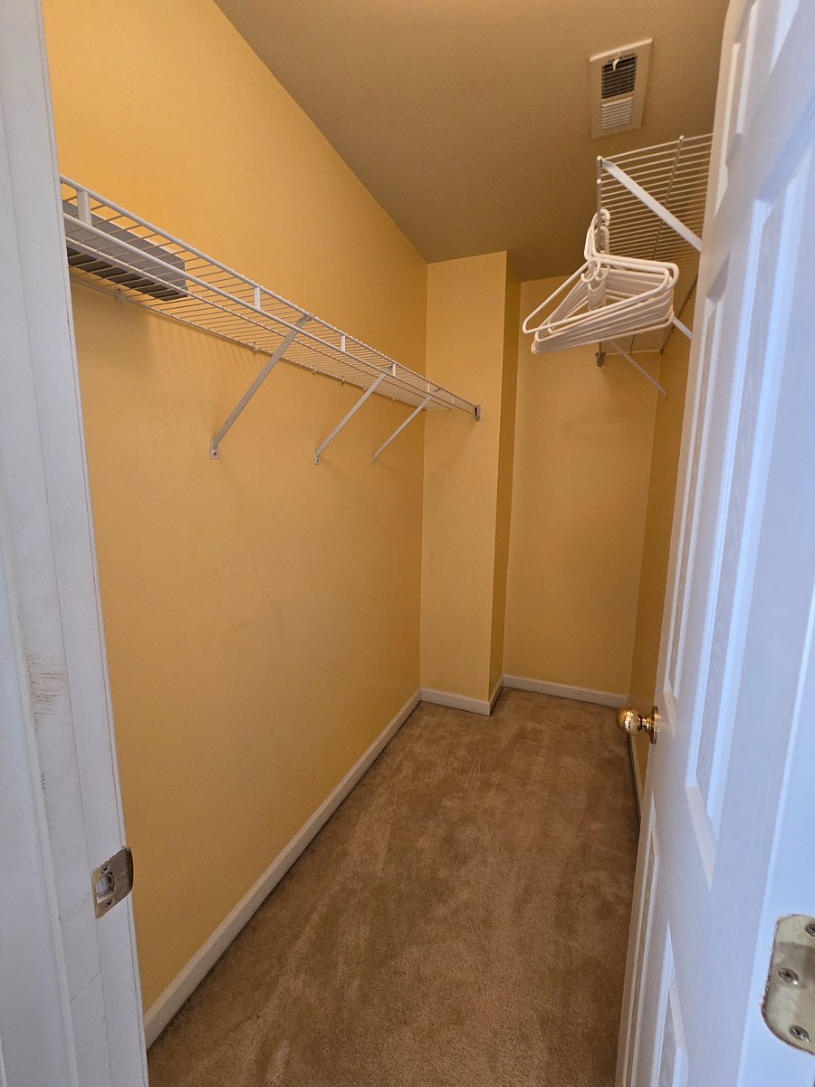 Guest Bedroom 40.5 sq ft Closet 1