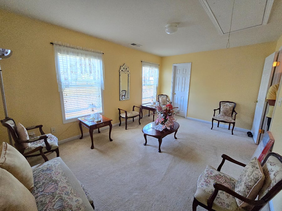 Shared Common Areas: Sitting Room 3