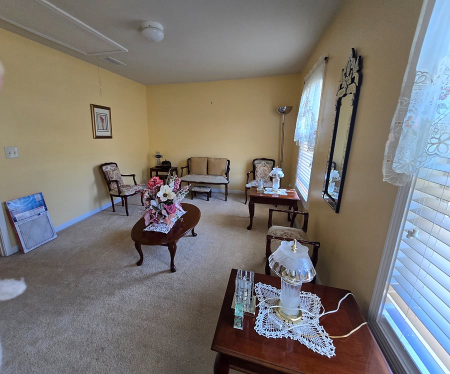 Shared Common Areas: Sitting Room 2