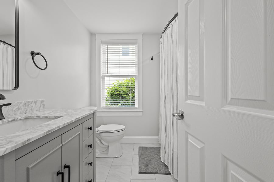 First floor bathroom 