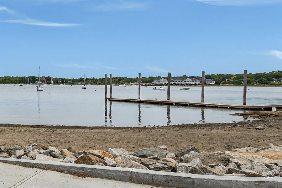 Independence park across from property 