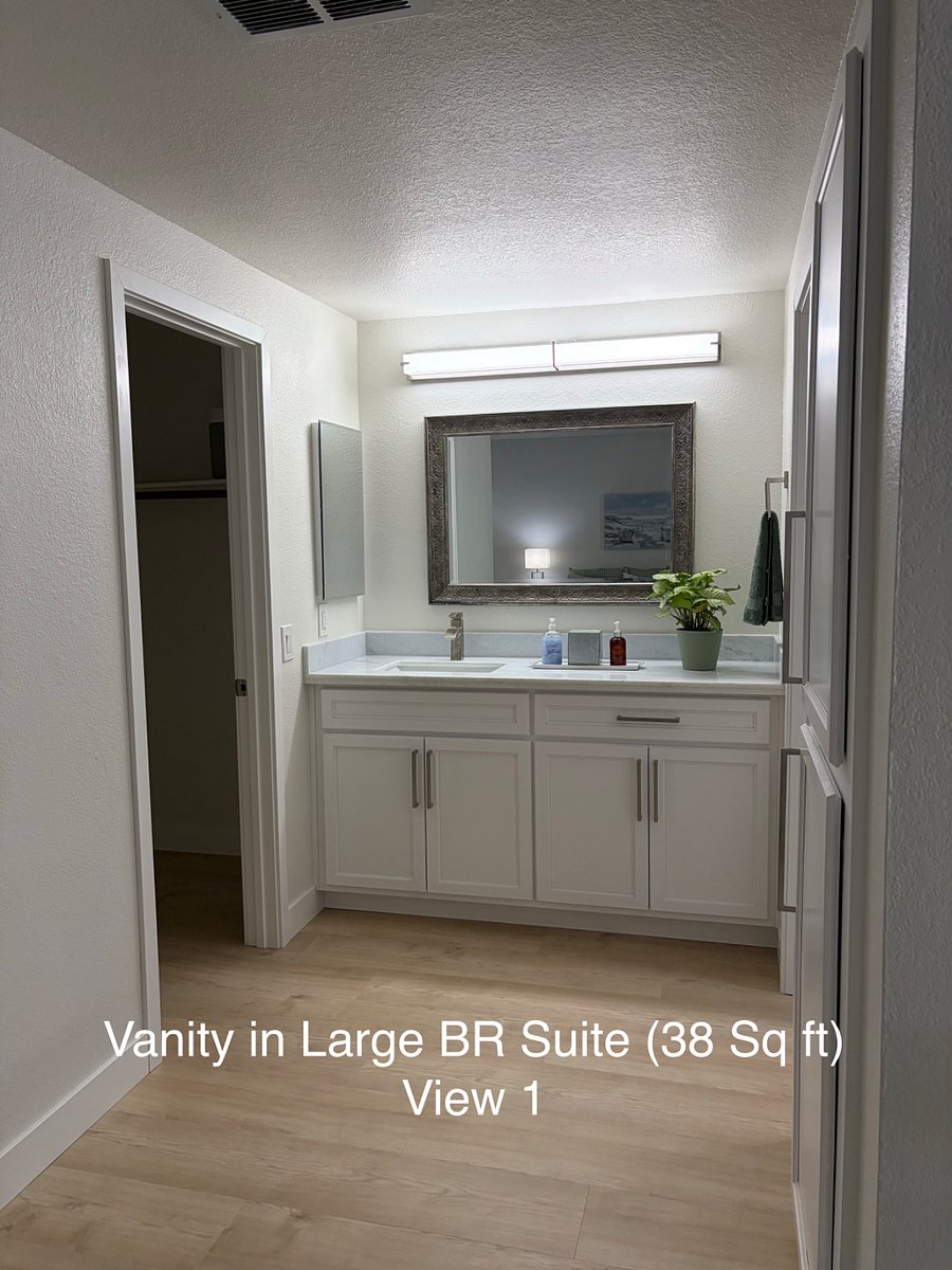 Vanity in Large Bedroom Suite, 38 sq ft