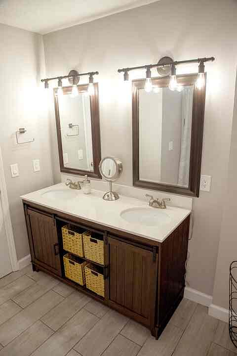 Bathroom in bedroom #2