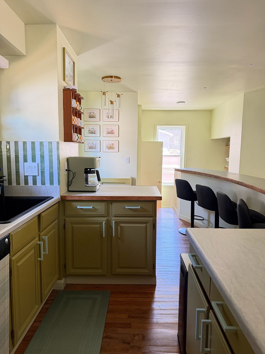 Coffee Station & Sit-Up Bar