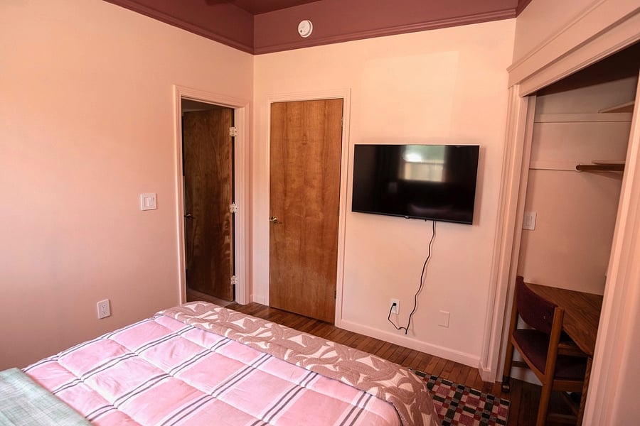 Primary Bedroom w/Queen Bed