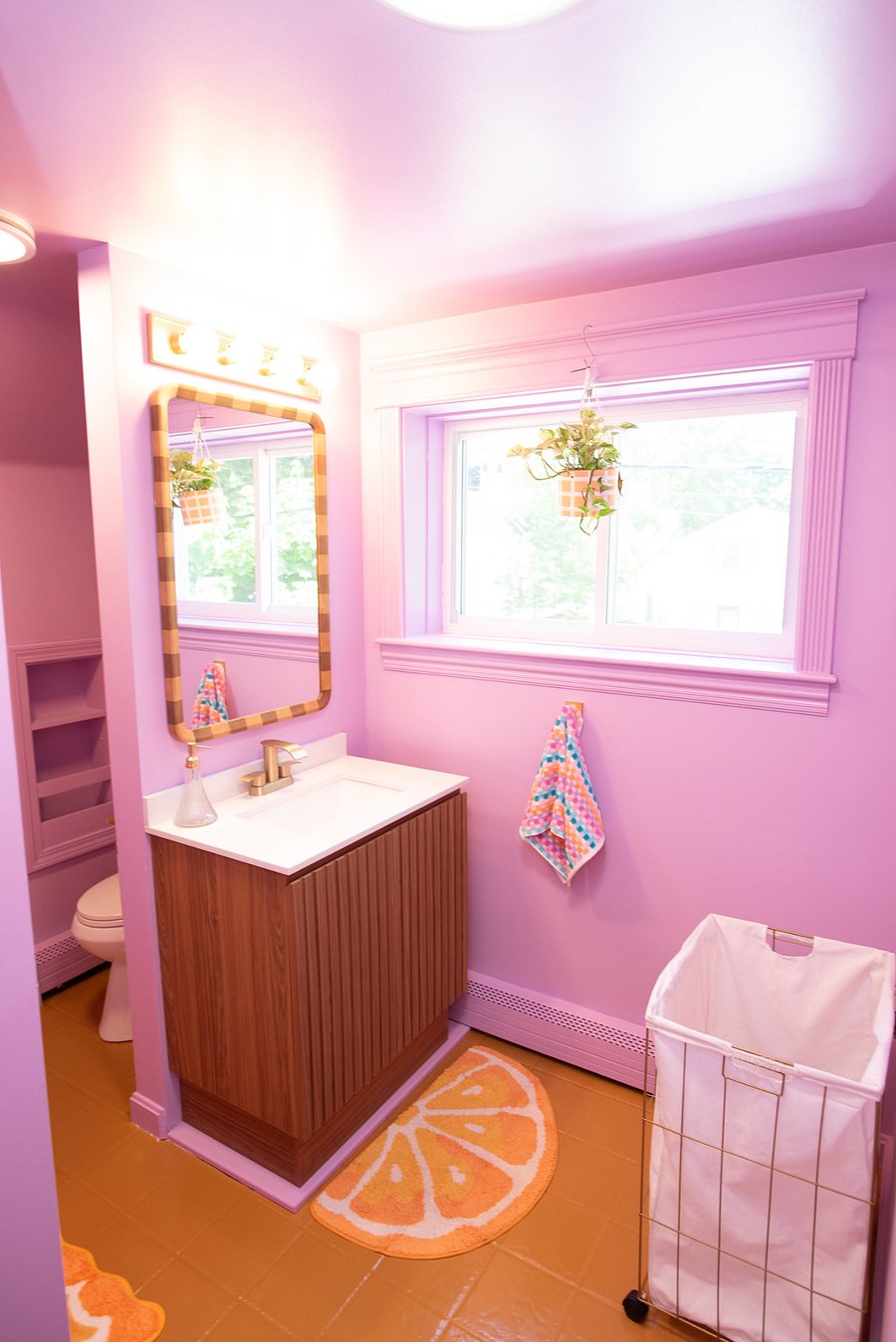 2nd Floor Full Bathroom - Tub/Shower Combo