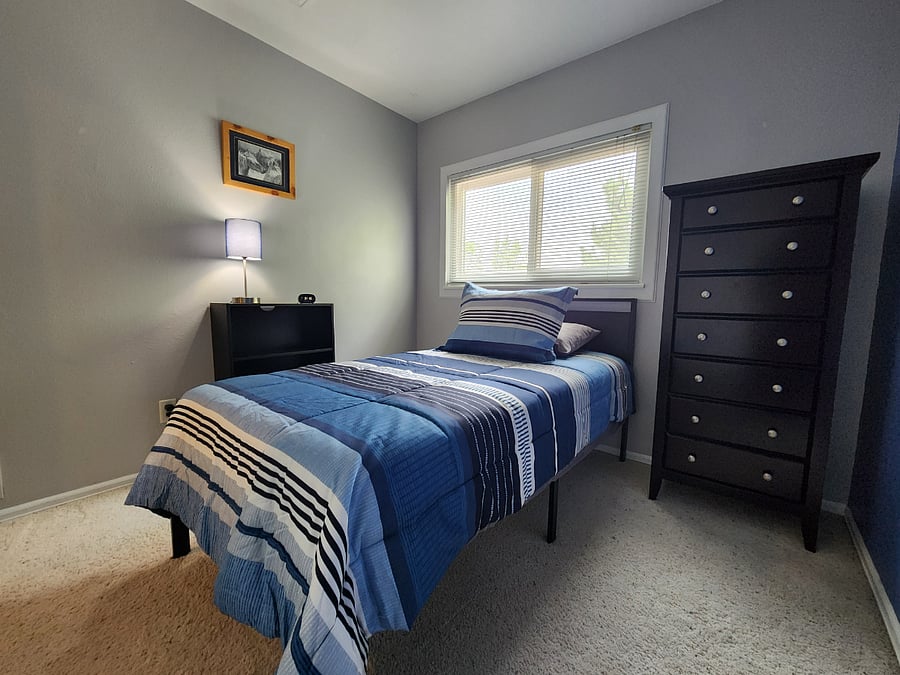 Bedroom 2 - twin
