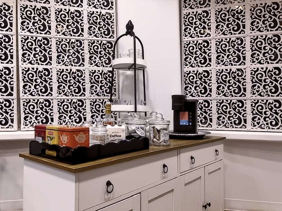 A dedicated hot and iced coffee and tea bar, with plenty of caffeinated and decaffeinated possibilities, will become an essential part of your day!