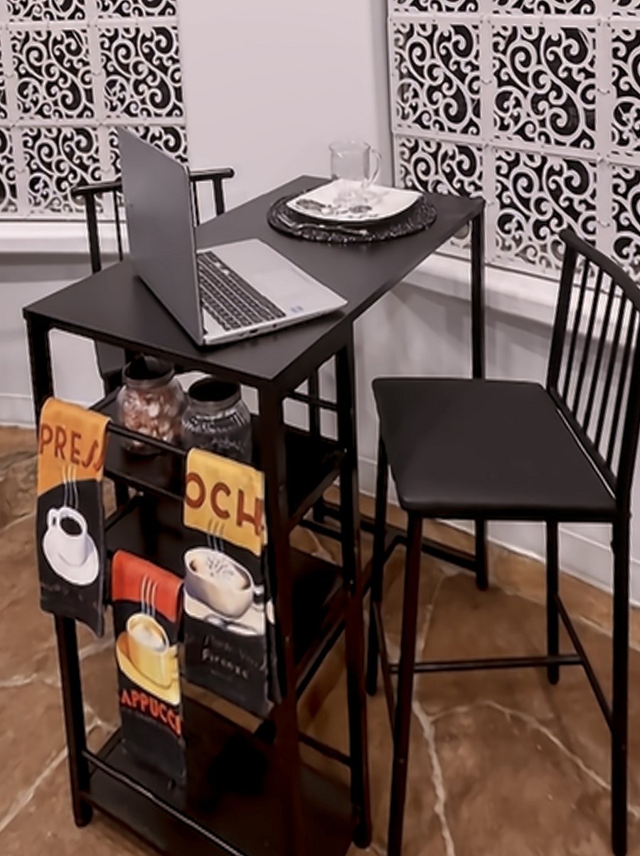 Let the cheer of your surroundings make you feel at home!