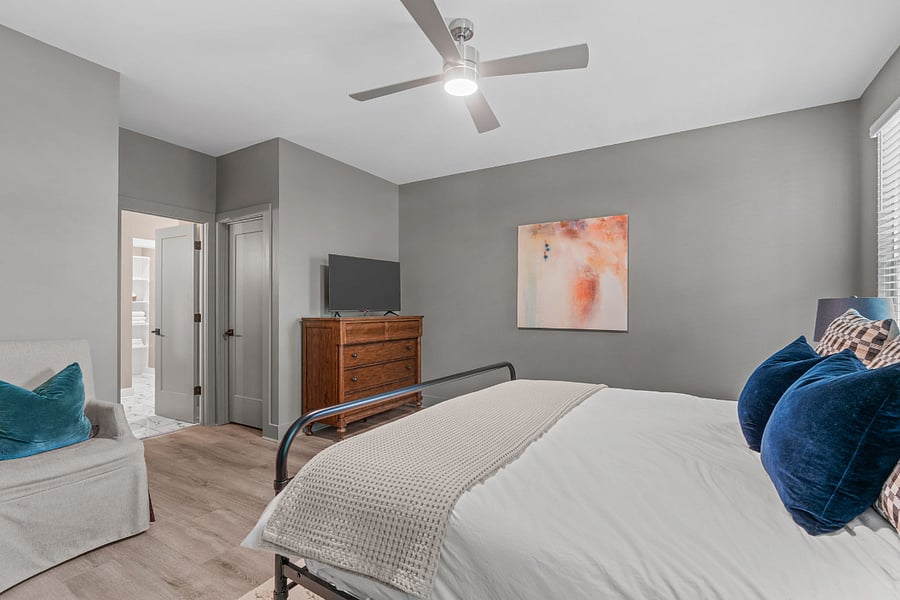 Primary bedroom with SmartTV + king bed.