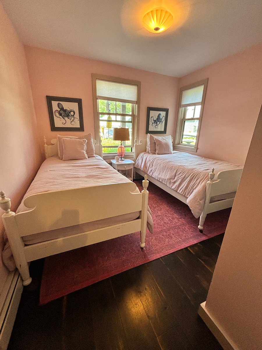 Twin room, first floor