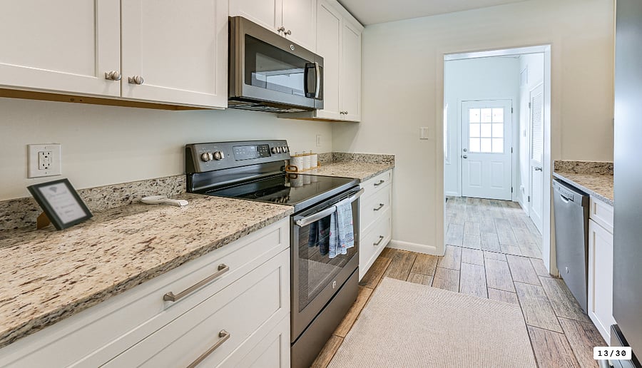 Furnished Finder property 1023797_1 photo 18
