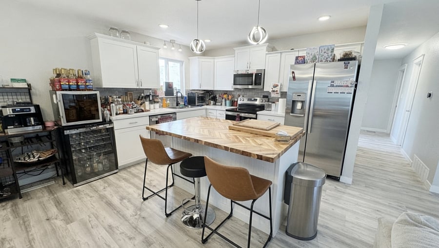 Kitchen & Island