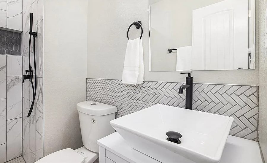 Ensuite Private Bathroom (again)