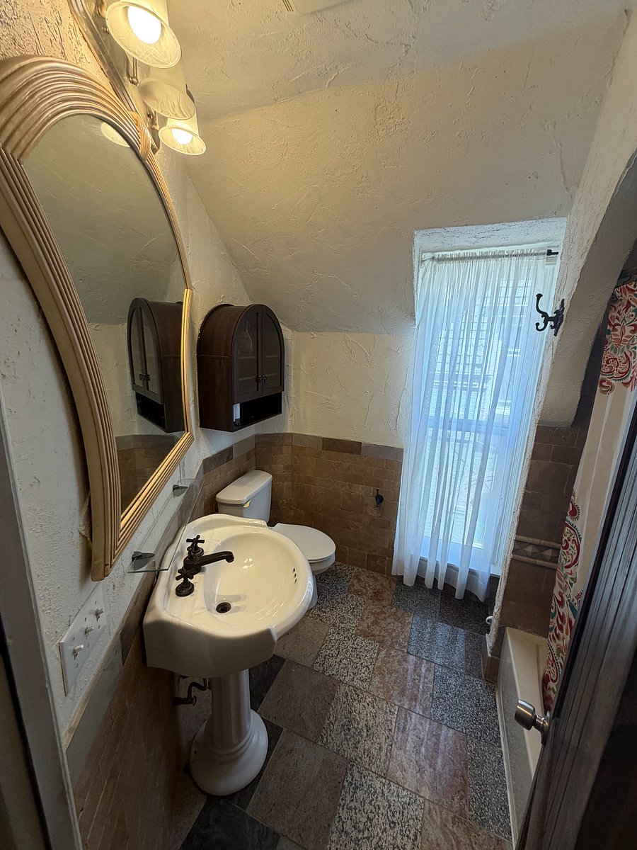 Furnished Finder property 1023859_1 photo 4