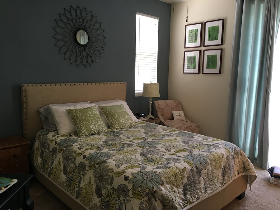 Master Bedroom: Queen Bed, ensuite Bathroom, walk-in closet