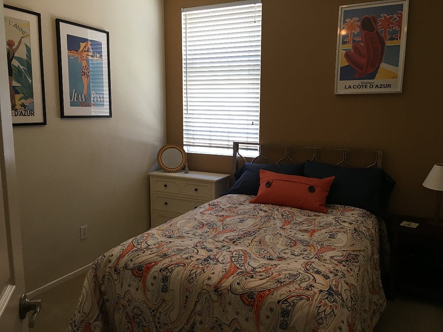 Guest Room 1: Full size bed
