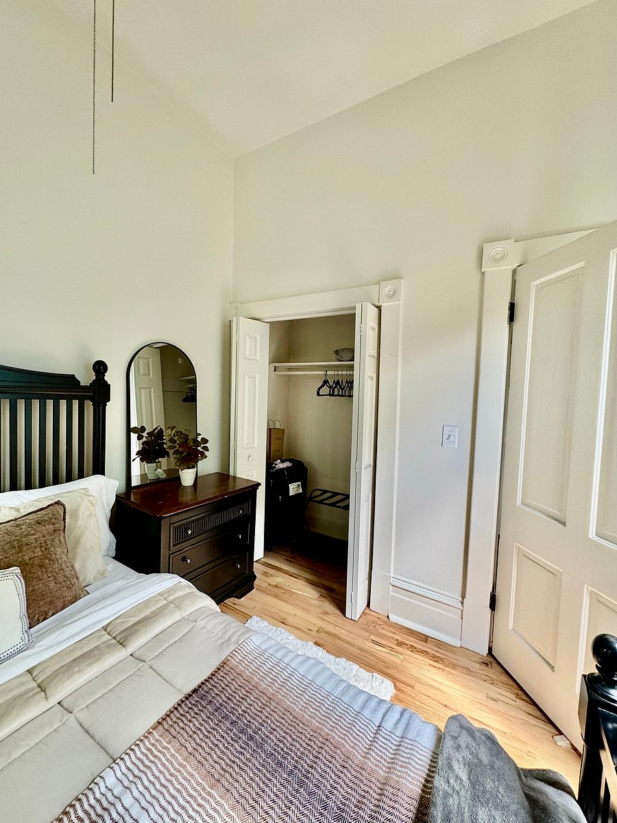 Furnished Finder property 1023930_1 photo 22