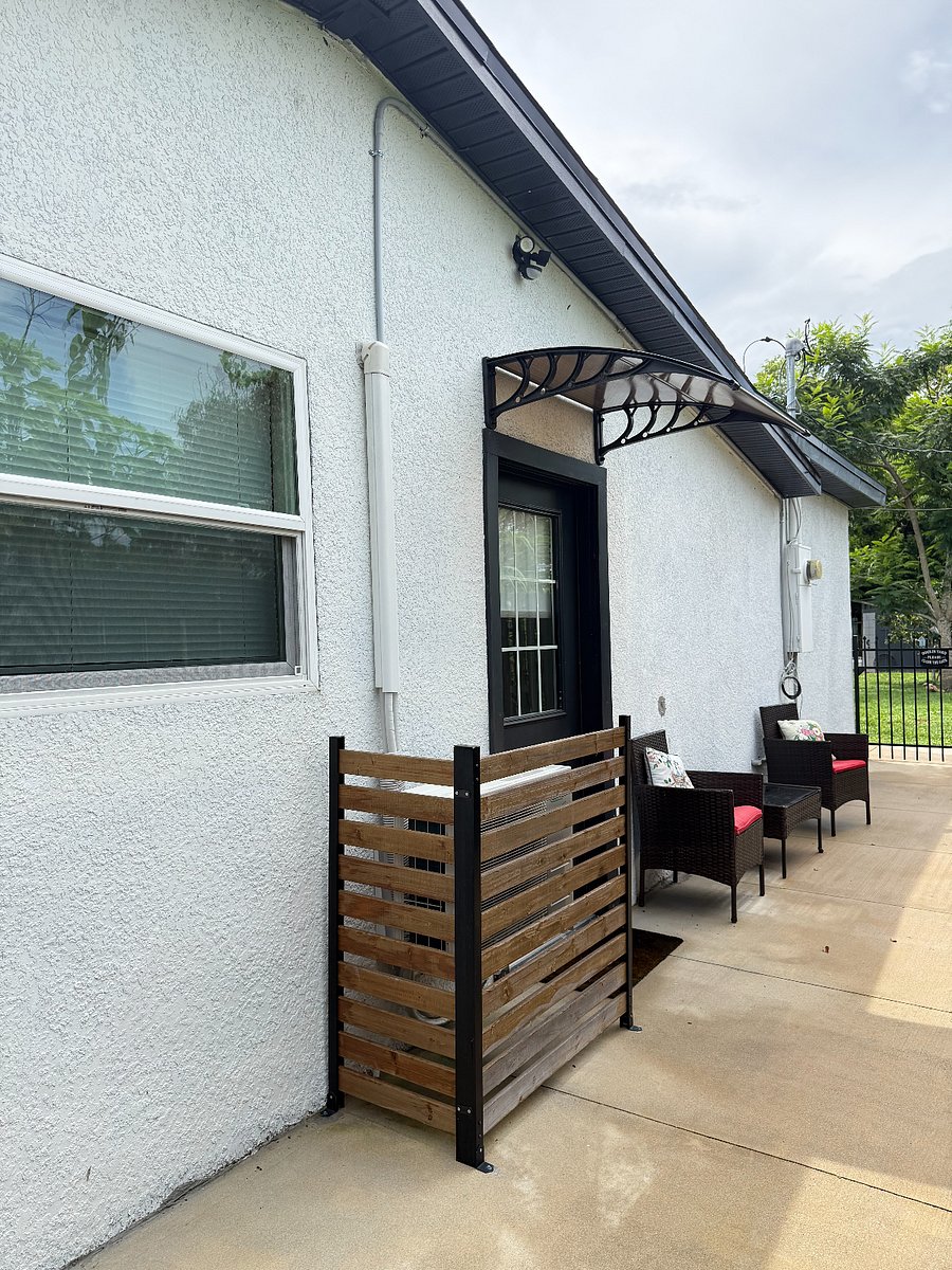 Private Entrance