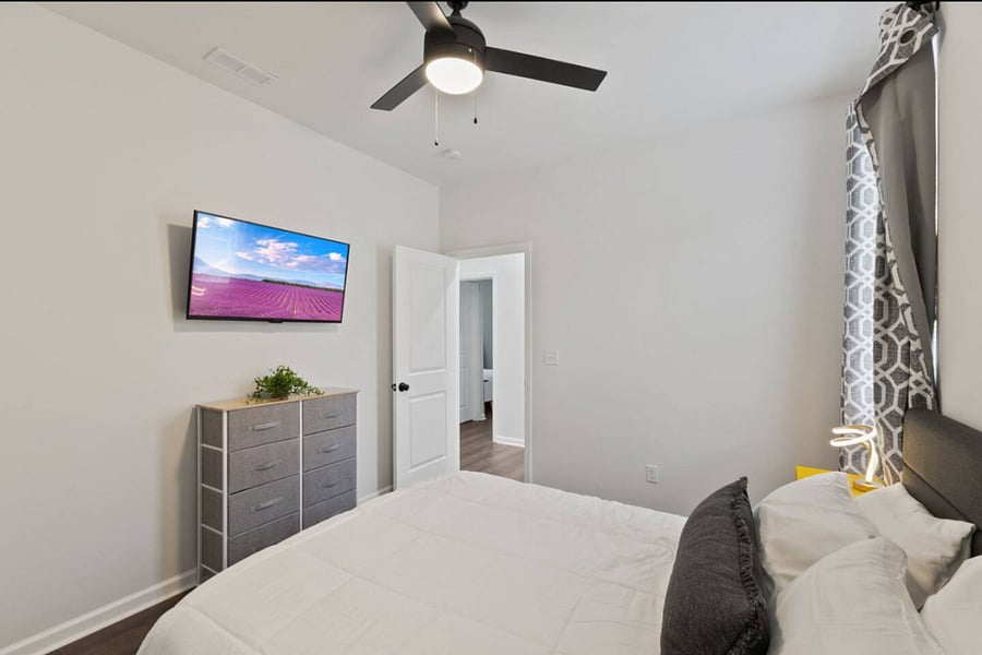 Furnished Finder property 1024055_1 photo 3