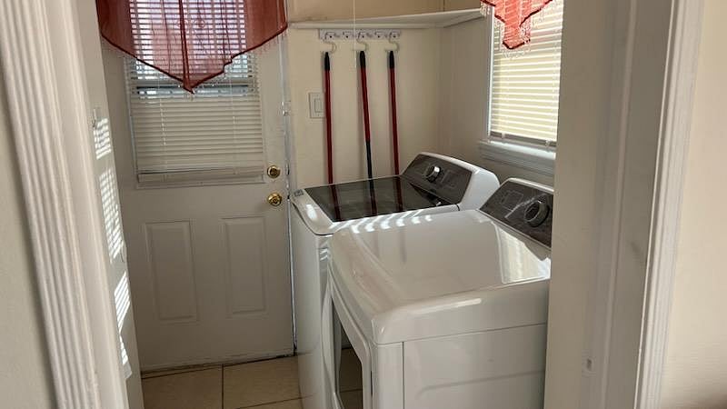 Furnished Finder property 1024061_1 photo 11