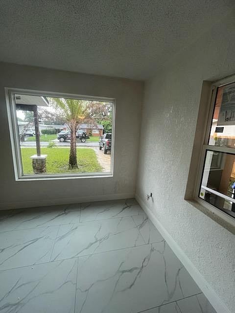Furnished Finder property 1024073_2 photo 5
