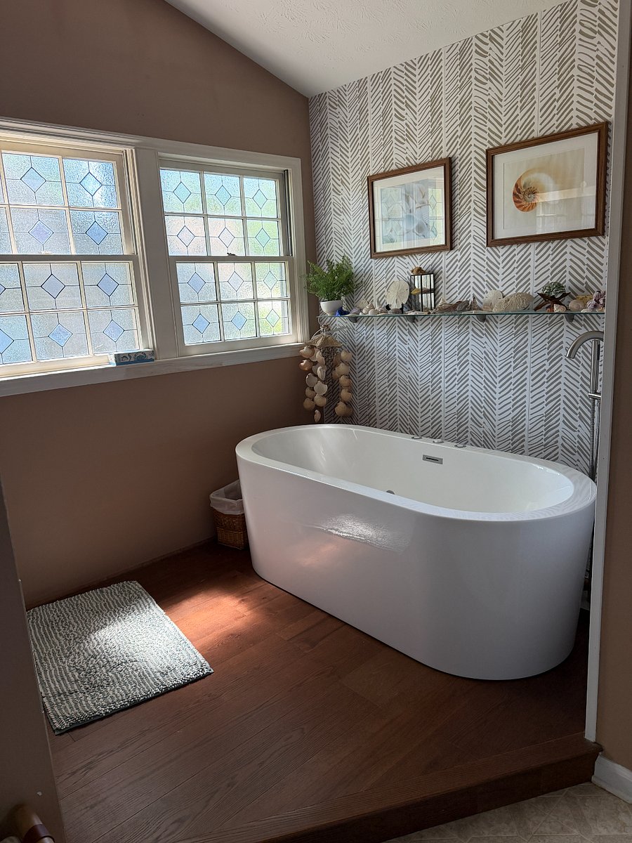Master Bathroom - Jacuzzi