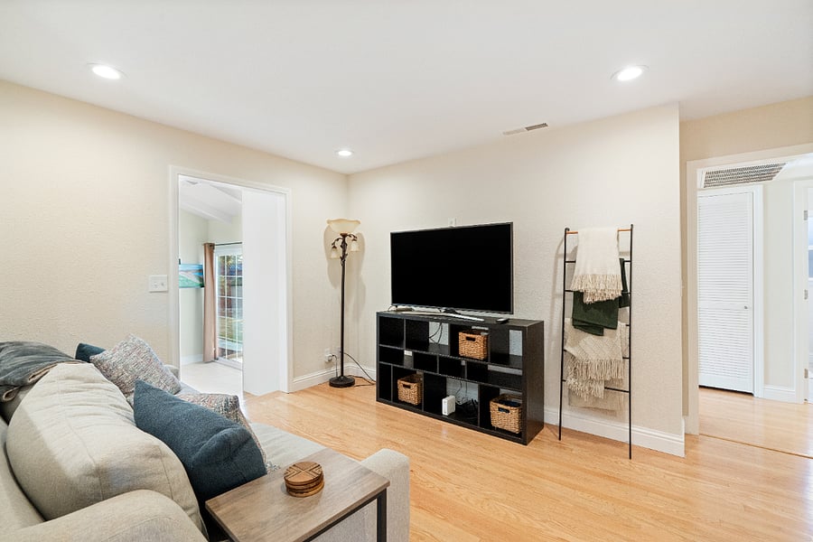 Furnished Finder property 1024116_1 photo 14