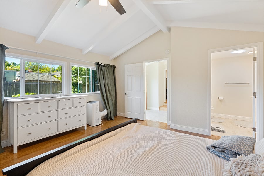 Furnished Finder property 1024116_1 photo 18