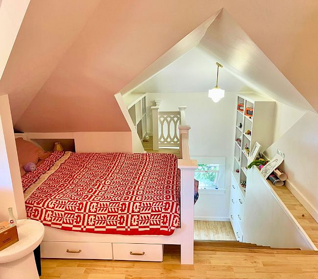 4th Bedroom in attic (full bed)