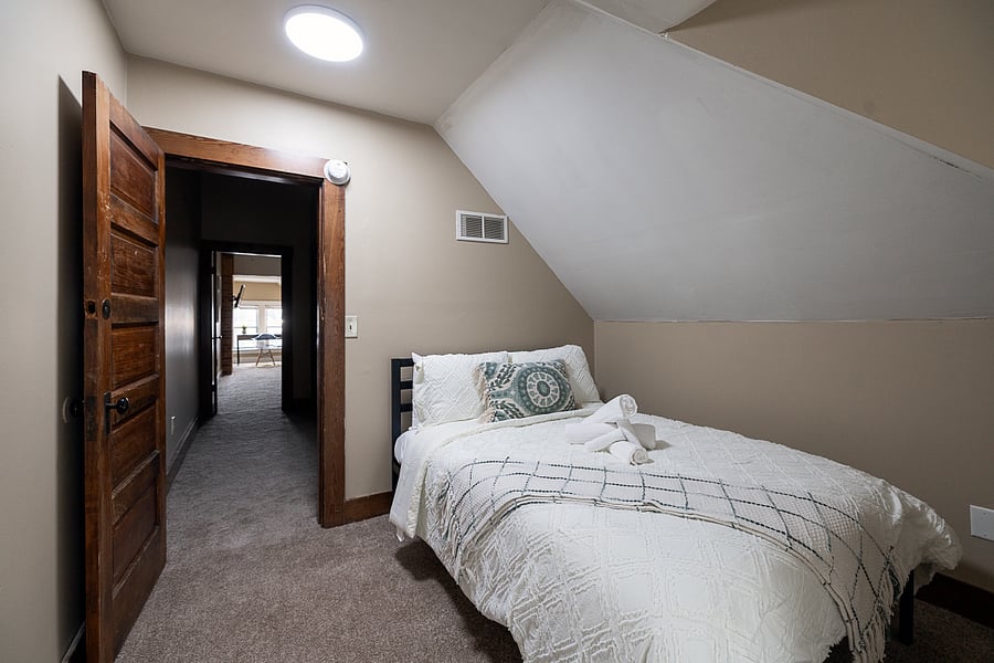 Furnished Finder property 1024167_1 photo 29