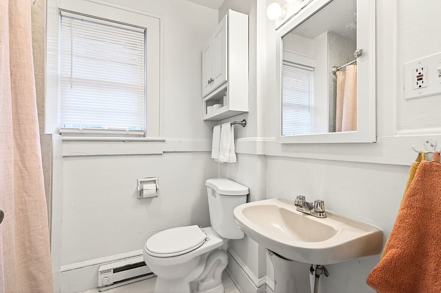 Tiled tub/shower combo