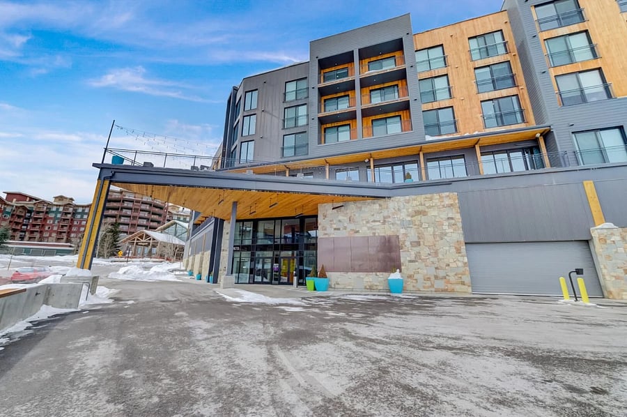 Canyon Haus entry in the winter
