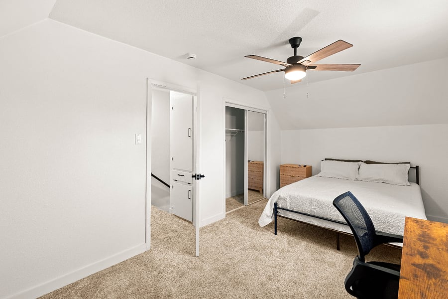 Upstairs bedroom 2