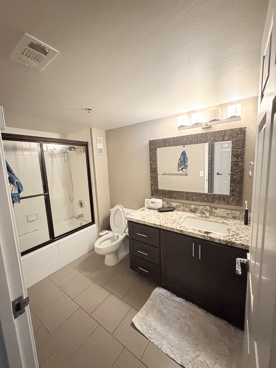 Bathroom 2 only for room 2